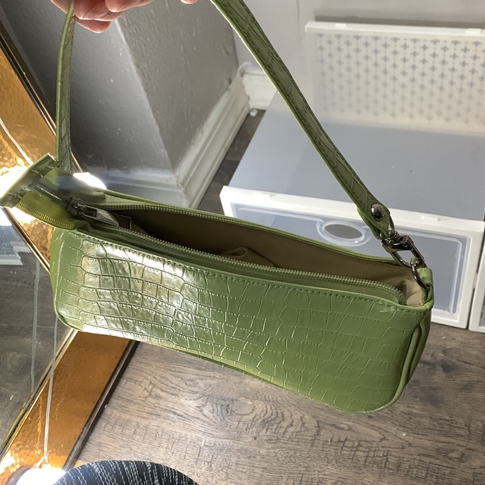 ⭐️ 3 FOR $12⭐️ SHEIN Light Green Croc-Embossed Shoulder Bag - Picture 10 of 12
